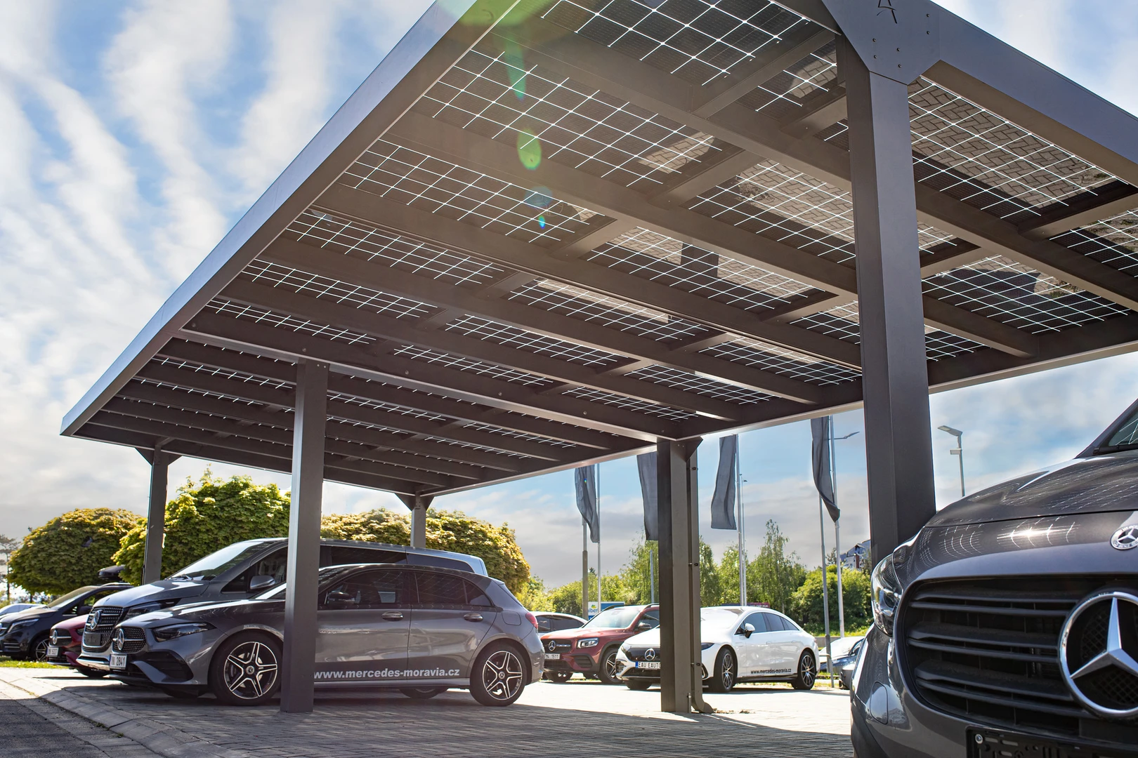 carport-solar-premium-3-0f8e6a83-1920x1080-0